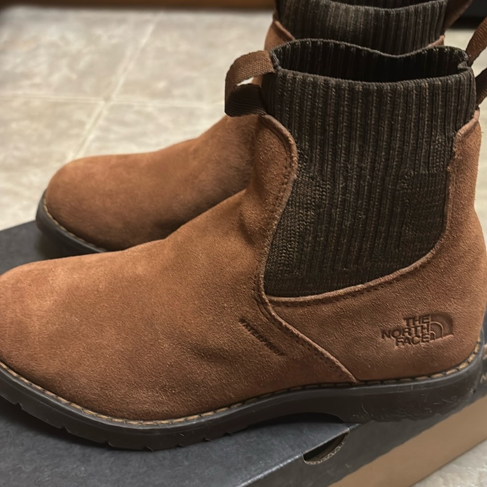 The North Face Women's Ballard III Chelsea Waterproof Boots Size 5